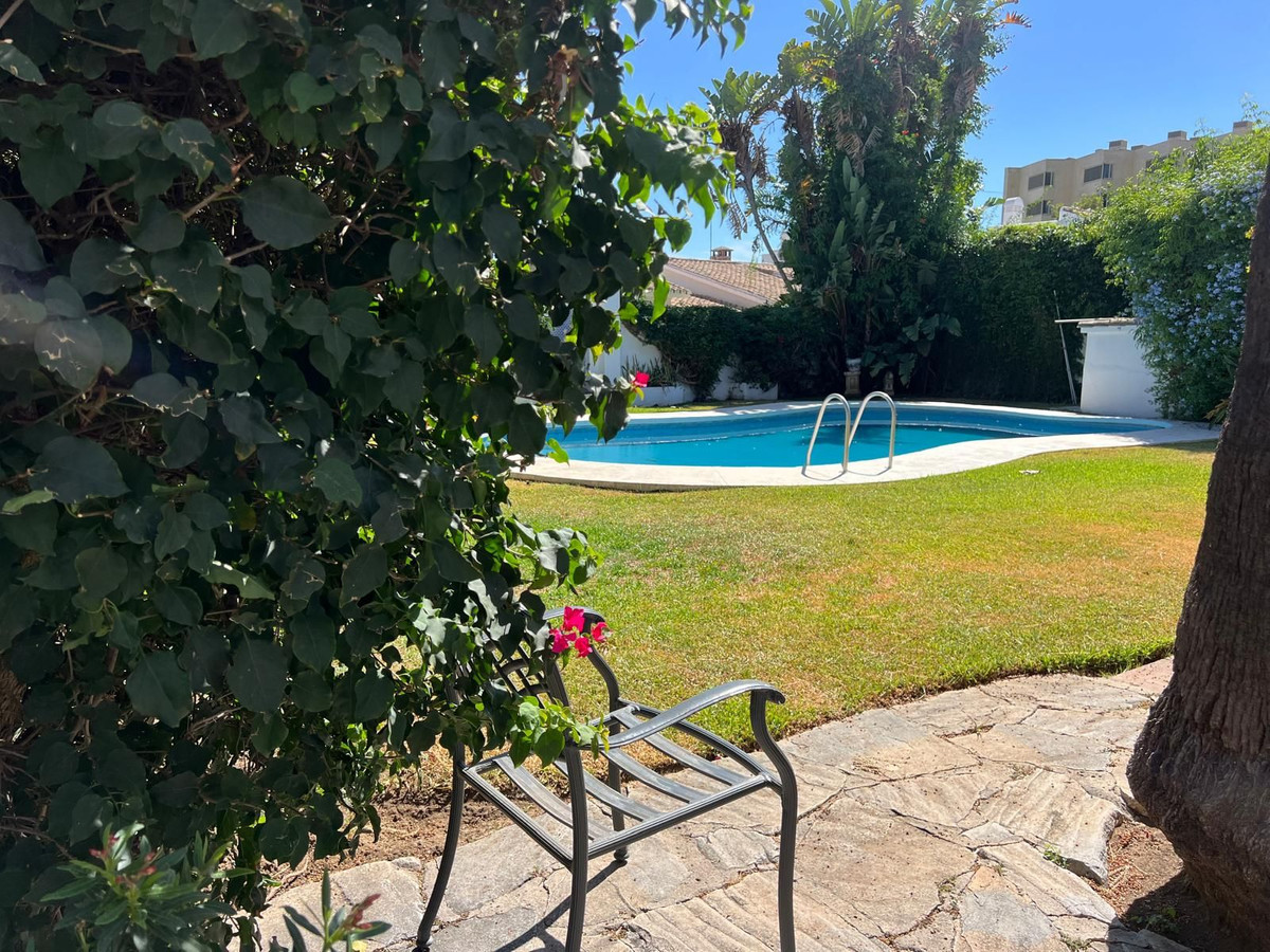 4 Bed Townhouse for sale in Estepona Costa Del Sol, Málaga, Spain