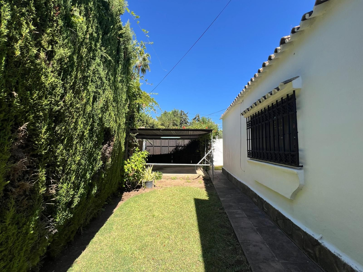 4 Bed Townhouse for sale in Estepona Costa Del Sol, Málaga, Spain