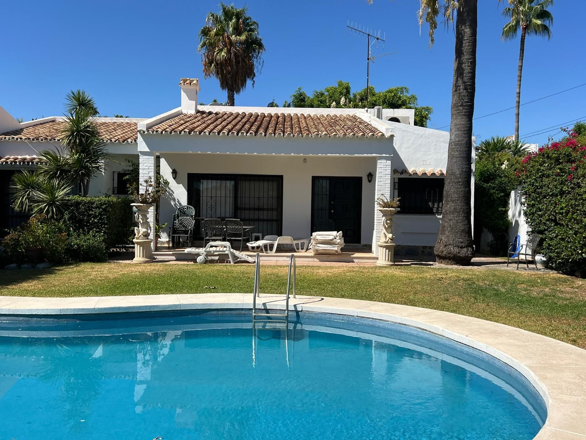 4 Bed Townhouse for sale in Estepona Costa Del Sol, Málaga, Spain