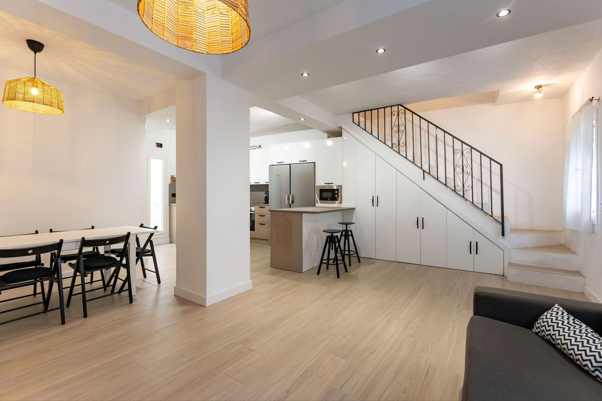 Se vende Adosada de 6 dormitorios en Costa Del Sol, Málaga, España