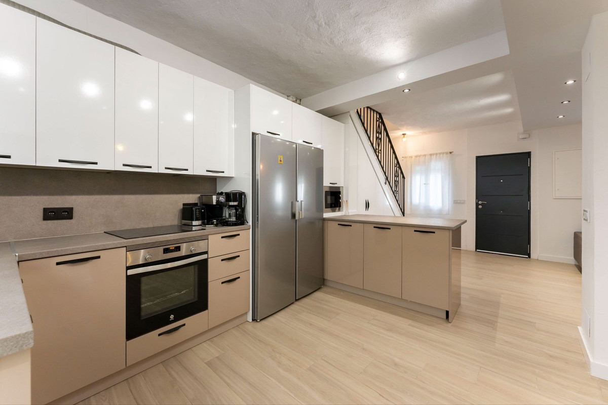 Se vende Adosada de 6 dormitorios en Costa Del Sol, Málaga, España