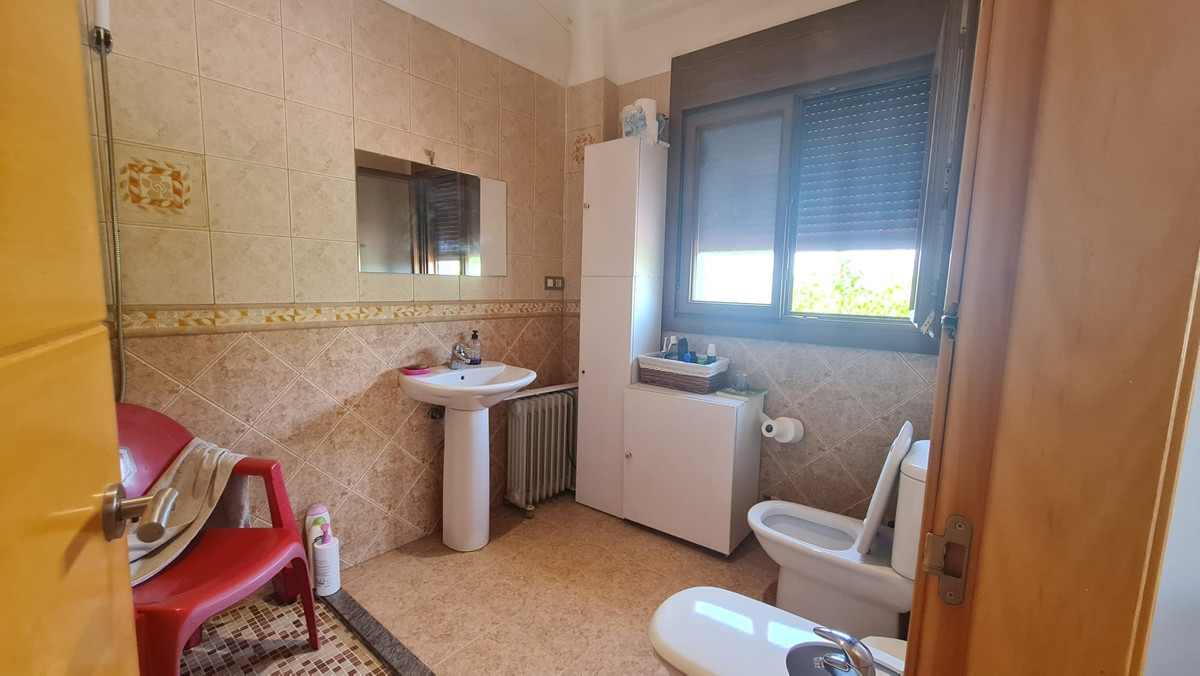 Se vende Villa - Chalet de 4 dormitorios en Costa Blanca, Alicante, España