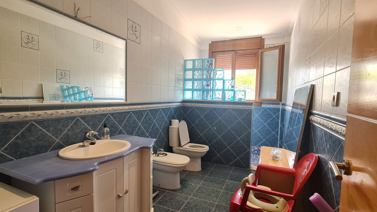 Se vende Villa - Chalet de 4 dormitorios en Costa Blanca, Alicante, España