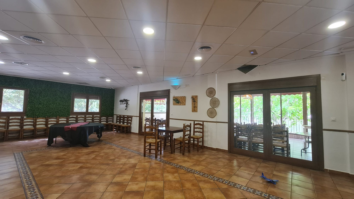 Se vende Villa - Chalet de 4 dormitorios en Costa Blanca, Alicante, España