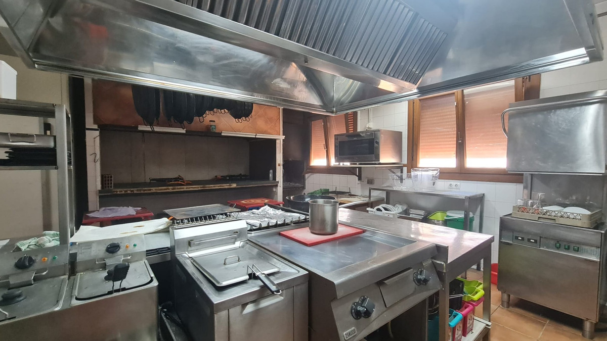 Se vende Villa - Chalet de 4 dormitorios en Costa Blanca, Alicante, España