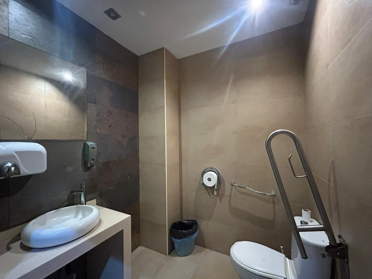 Commercial unit for sale in Marbella Costa Del Sol, Málaga, Spain