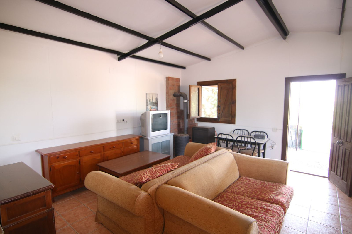 11 Bed Townhouse for sale in Pizarra Costa Del Sol, Málaga, Spain