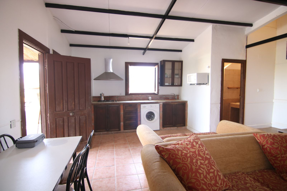 11 Bed Townhouse for sale in Pizarra Costa Del Sol, Málaga, Spain