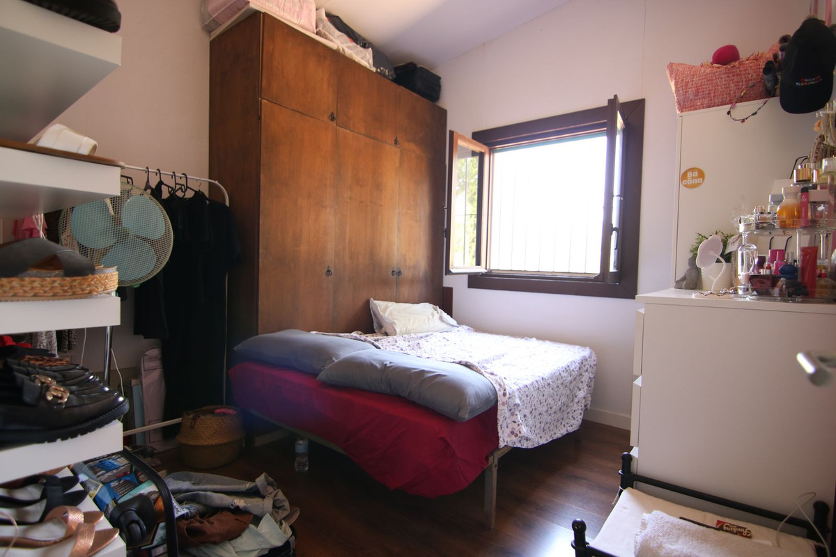 11 Bed Townhouse for sale in Pizarra Costa Del Sol, Málaga, Spain