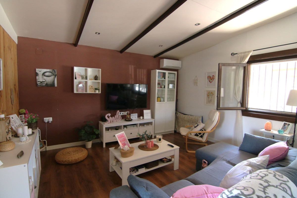 11 Bed Townhouse for sale in Pizarra Costa Del Sol, Málaga, Spain