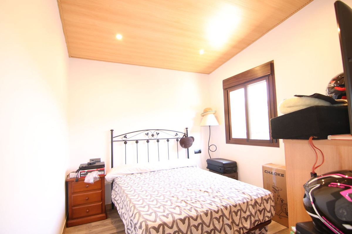 11 Bed Townhouse for sale in Pizarra Costa Del Sol, Málaga, Spain