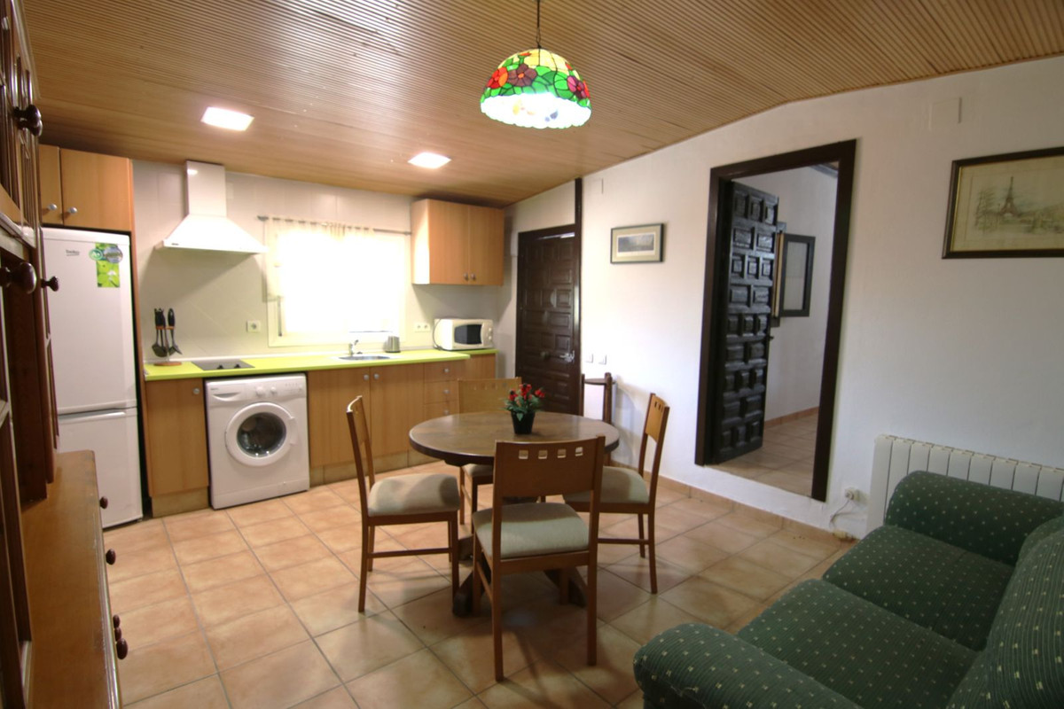 11 Bed Townhouse for sale in Pizarra Costa Del Sol, Málaga, Spain