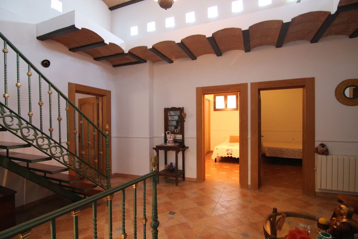 11 Bed Townhouse for sale in Pizarra Costa Del Sol, Málaga, Spain