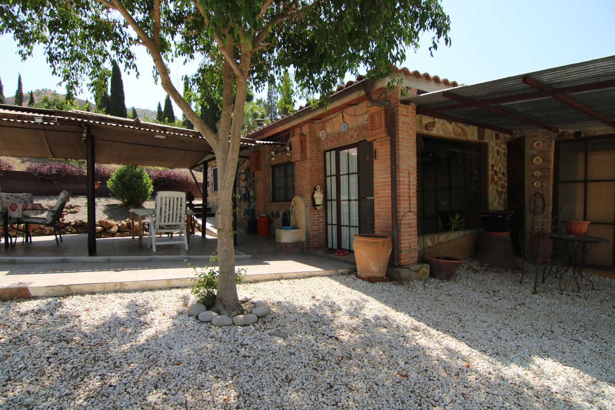 11 Bed Townhouse for sale in Pizarra Costa Del Sol, Málaga, Spain