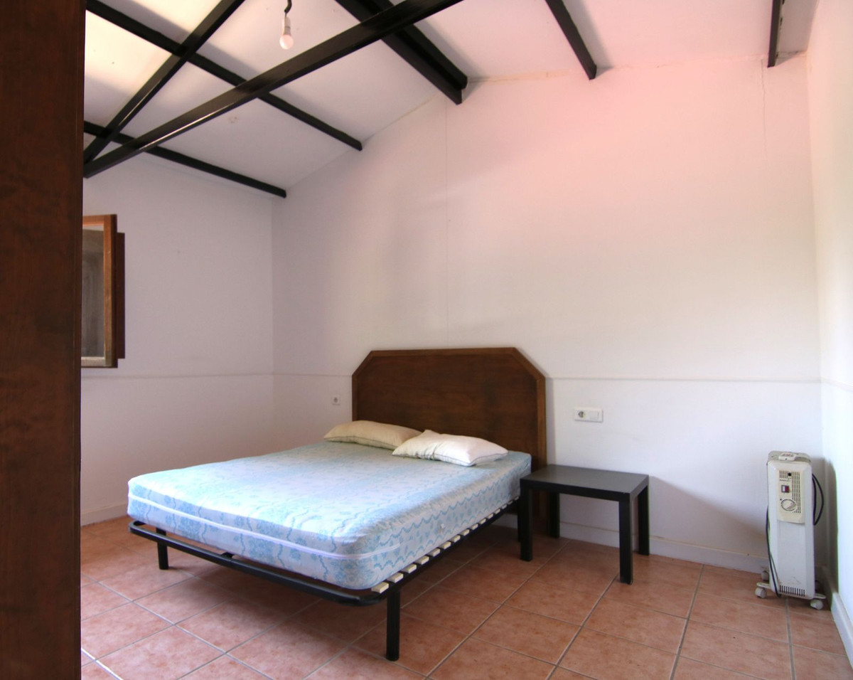 11 Bed Townhouse for sale in Pizarra Costa Del Sol, Málaga, Spain
