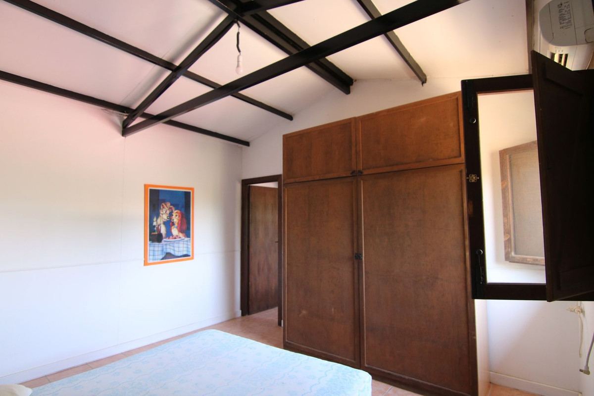 11 Bed Townhouse for sale in Pizarra Costa Del Sol, Málaga, Spain