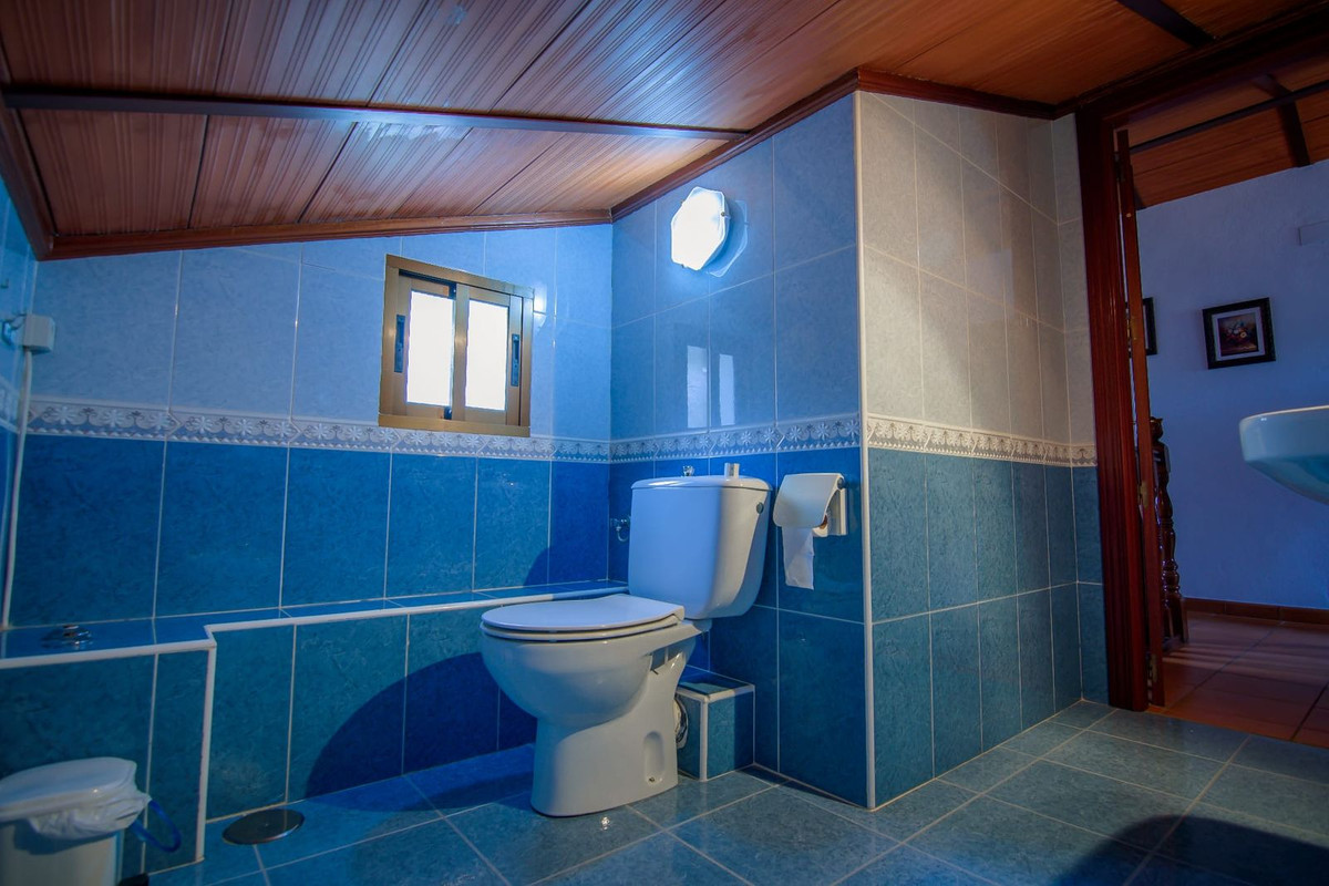 3 Bed Townhouse for sale in Ronda Costa Del Sol, Málaga, Spain