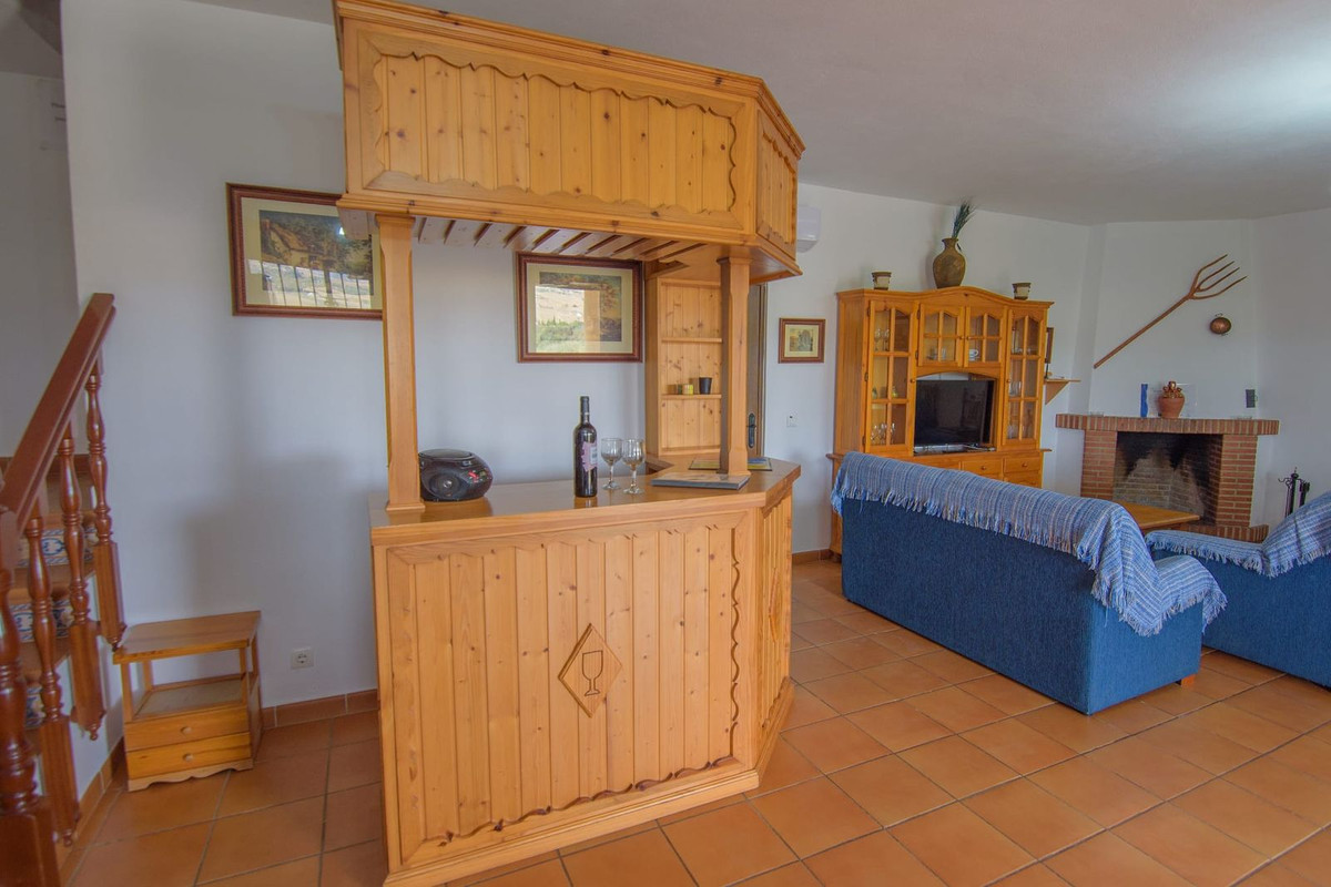 3 Bed Townhouse for sale in Ronda Costa Del Sol, Málaga, Spain