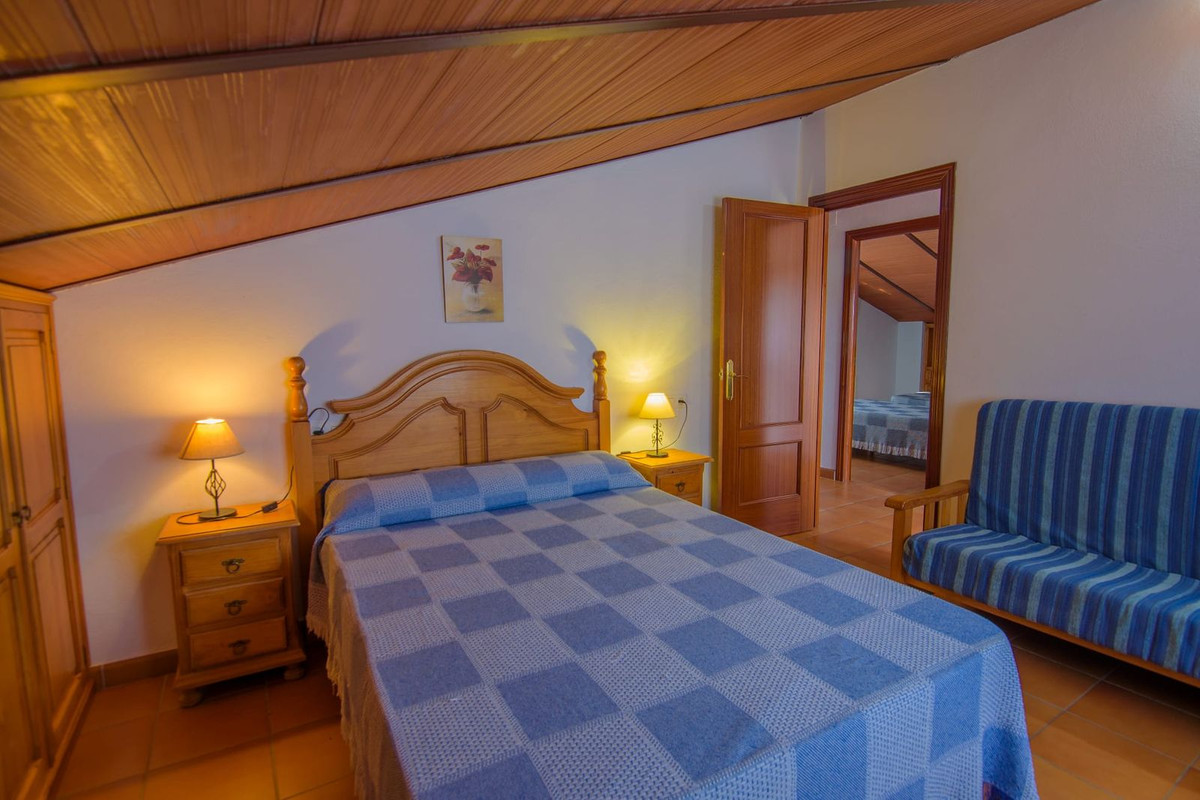 3 Bed Townhouse for sale in Ronda Costa Del Sol, Málaga, Spain