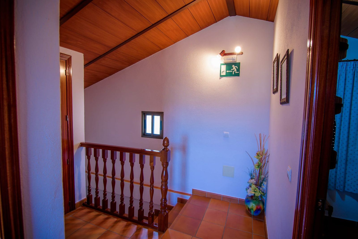 3 Bed Townhouse for sale in Ronda Costa Del Sol, Málaga, Spain
