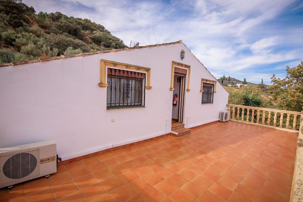 3 Bed Townhouse for sale in Ronda Costa Del Sol, Málaga, Spain