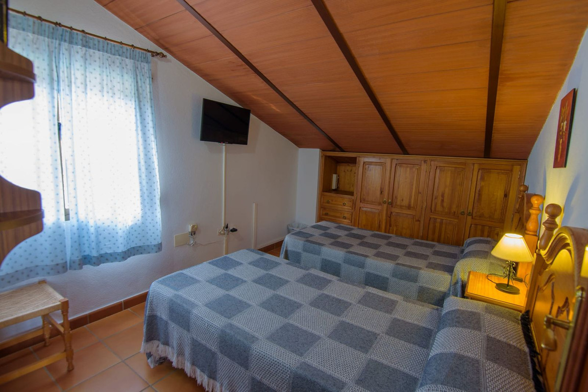 3 Bed Townhouse for sale in Ronda Costa Del Sol, Málaga, Spain
