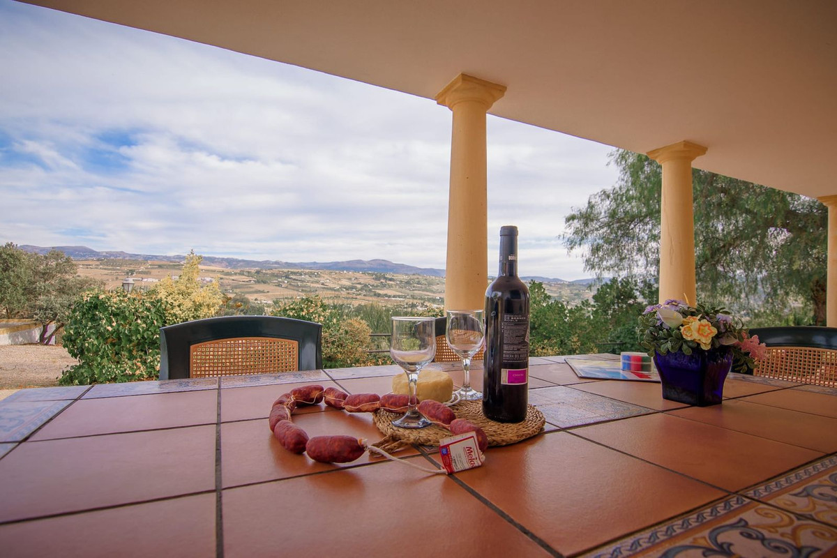 3 Bed Townhouse for sale in Ronda Costa Del Sol, Málaga, Spain