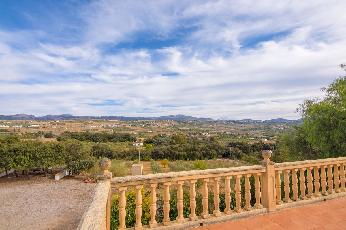 3 Bed Townhouse for sale in Ronda Costa Del Sol, Málaga, Spain