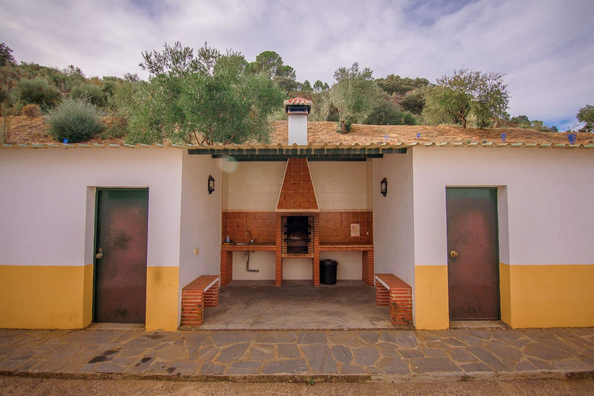 3 Bed Townhouse for sale in Ronda Costa Del Sol, Málaga, Spain