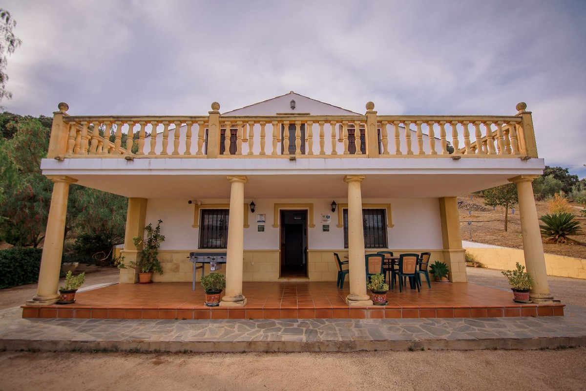 3 Bed Townhouse for sale in Ronda Costa Del Sol, Málaga, Spain