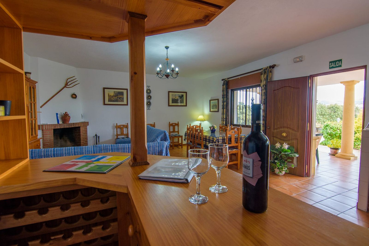 3 Bed Townhouse for sale in Ronda Costa Del Sol, Málaga, Spain