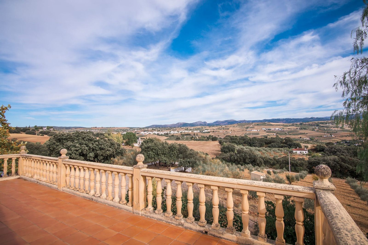 3 Bed Townhouse for sale in Ronda Costa Del Sol, Málaga, Spain