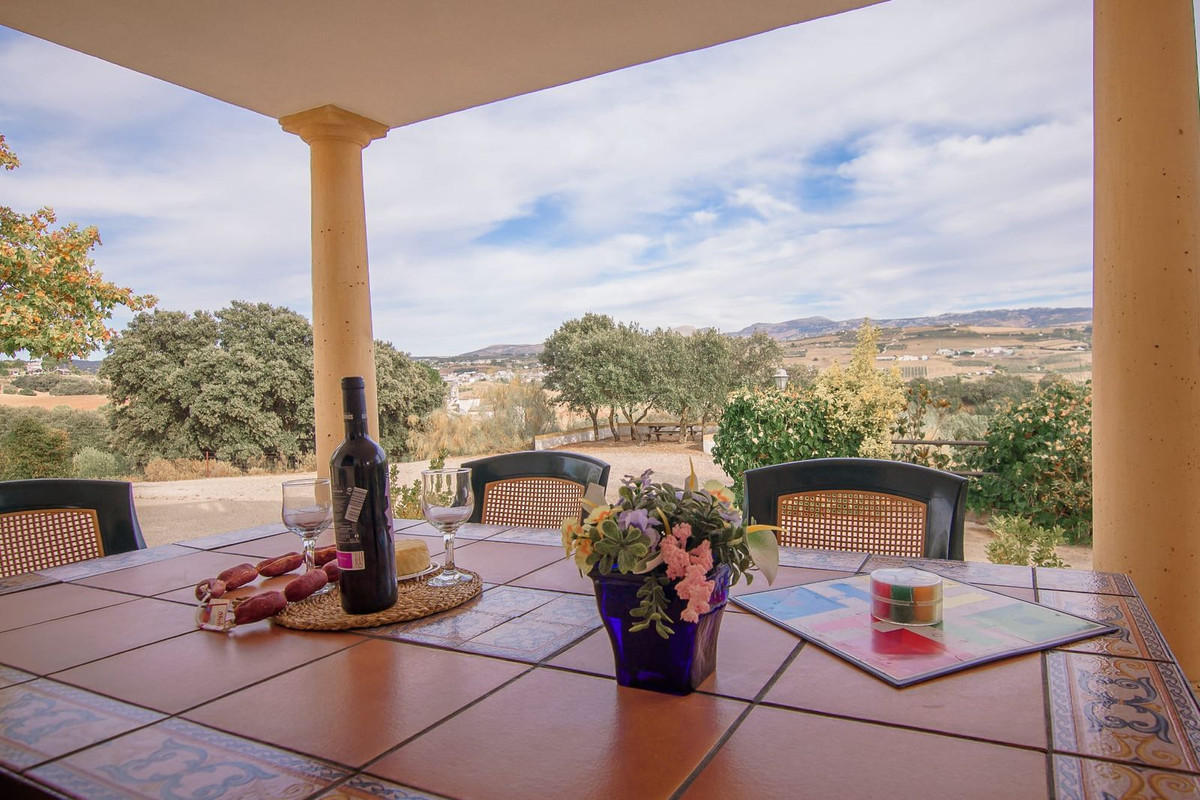 3 Bed Townhouse for sale in Ronda Costa Del Sol, Málaga, Spain