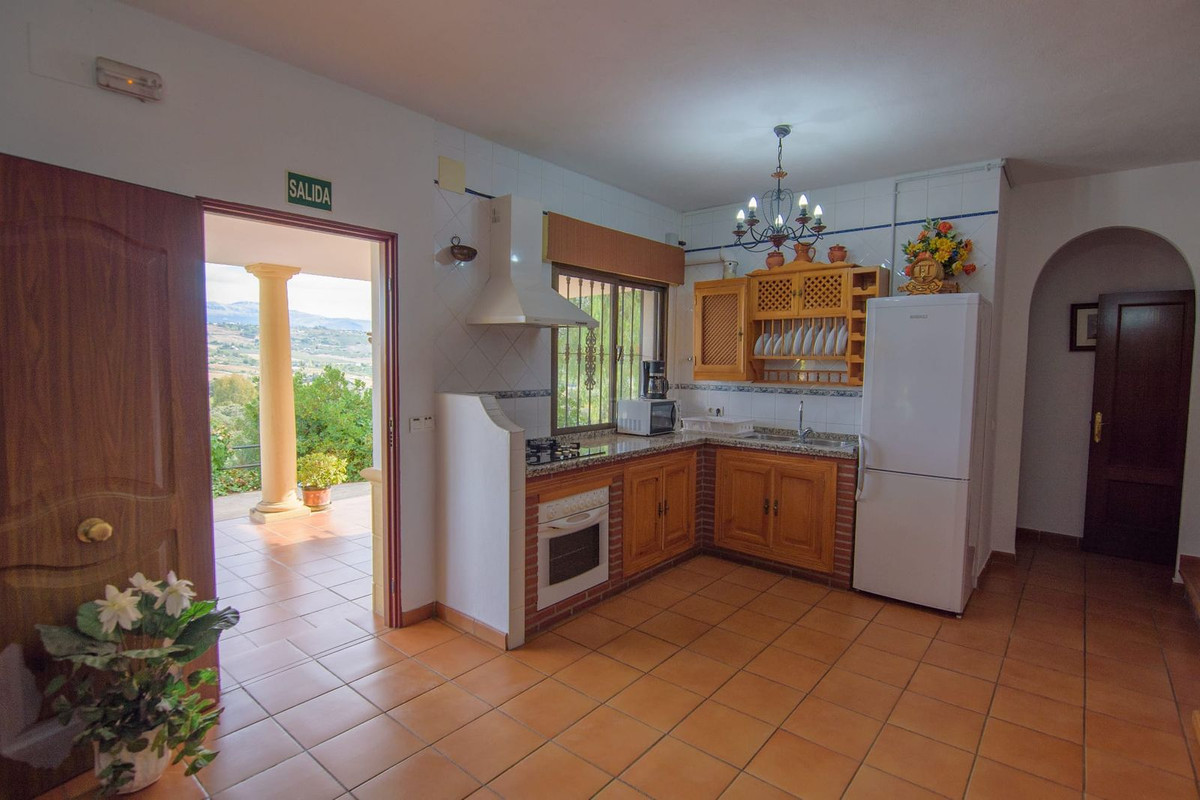 3 Bed Townhouse for sale in Ronda Costa Del Sol, Málaga, Spain
