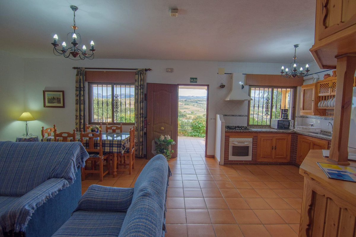 3 Bed Townhouse for sale in Ronda Costa Del Sol, Málaga, Spain