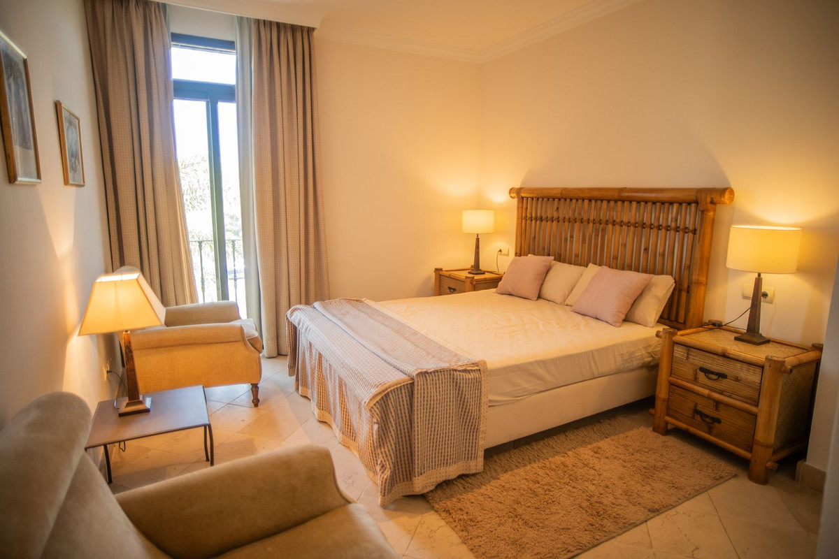 2 Bed Apartment for sale in El Paraiso Costa Del Sol, Málaga, Spain