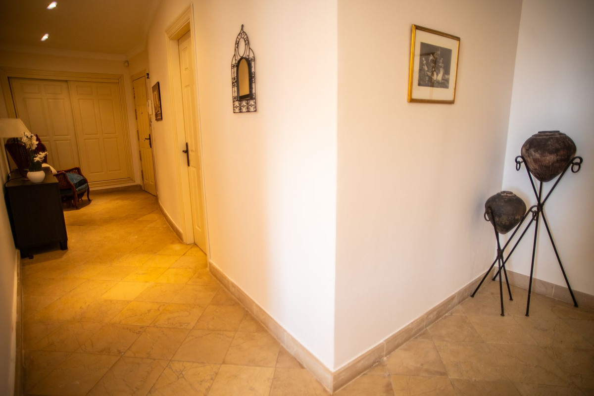 2 Bed Apartment for sale in El Paraiso Costa Del Sol, Málaga, Spain