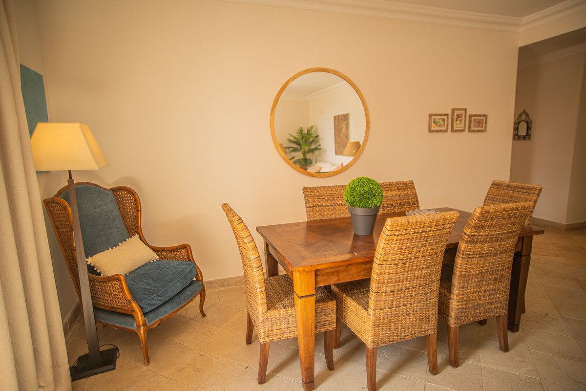2 Bed Apartment for sale in El Paraiso Costa Del Sol, Málaga, Spain