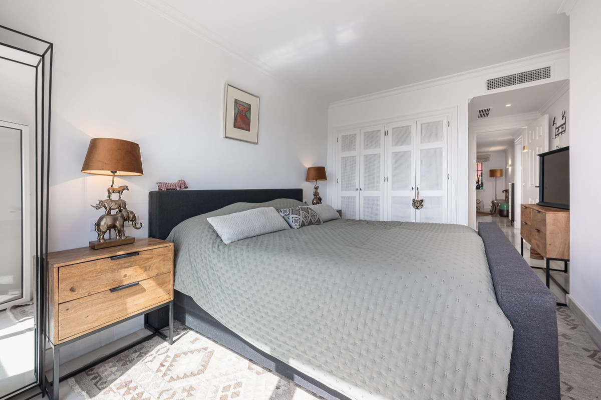 4 Bed Apartment for sale in Monte Halcones Costa Del Sol, Málaga, Spain