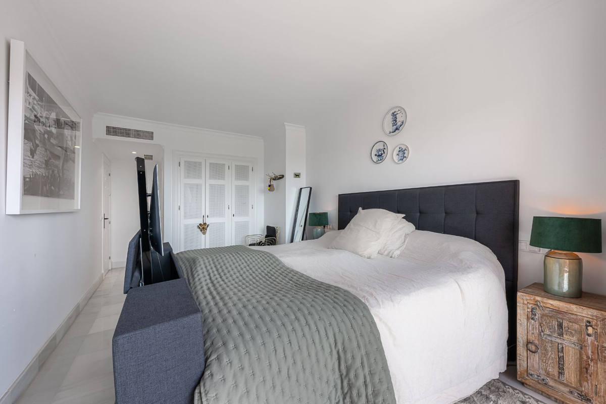 4 Bed Apartment for sale in Monte Halcones Costa Del Sol, Málaga, Spain