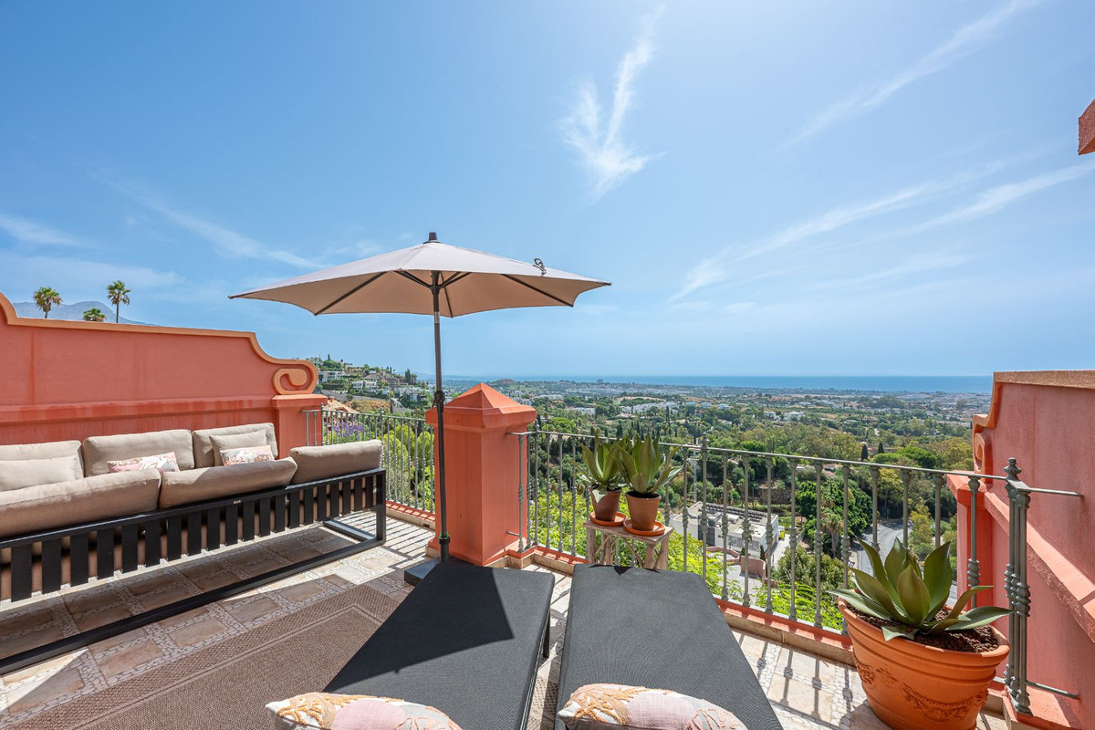 4 Bed Apartment for sale in Monte Halcones Costa Del Sol, Málaga, Spain