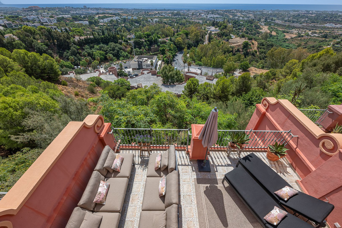 4 Bed Apartment for sale in Monte Halcones Costa Del Sol, Málaga, Spain