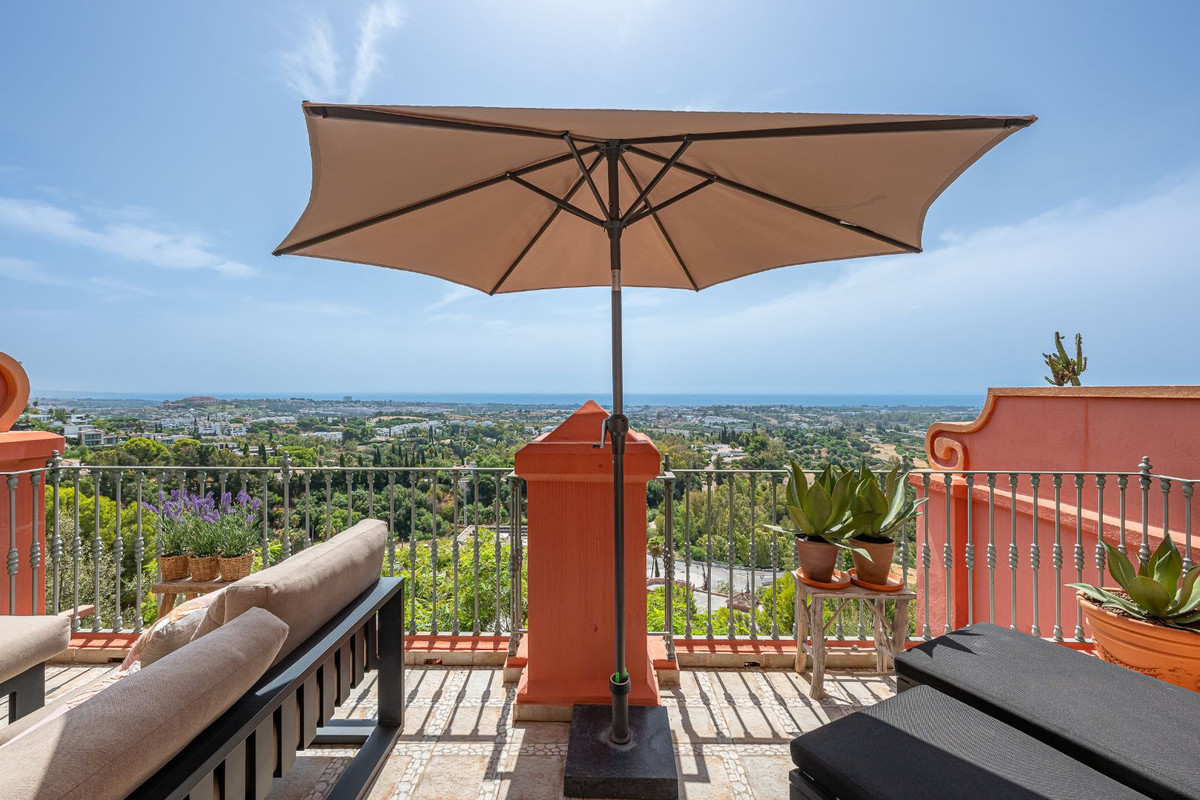 4 Bed Apartment for sale in Monte Halcones Costa Del Sol, Málaga, Spain