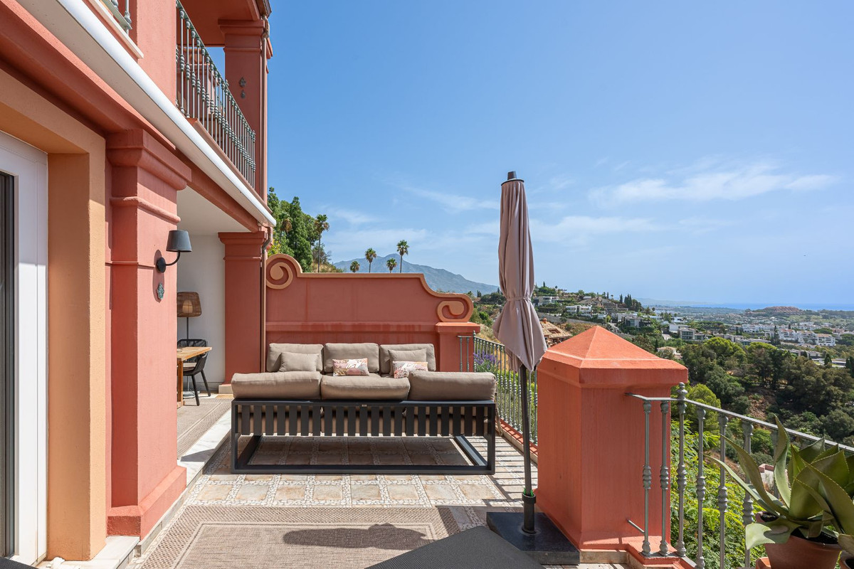 4 Bed Apartment for sale in Monte Halcones Costa Del Sol, Málaga, Spain