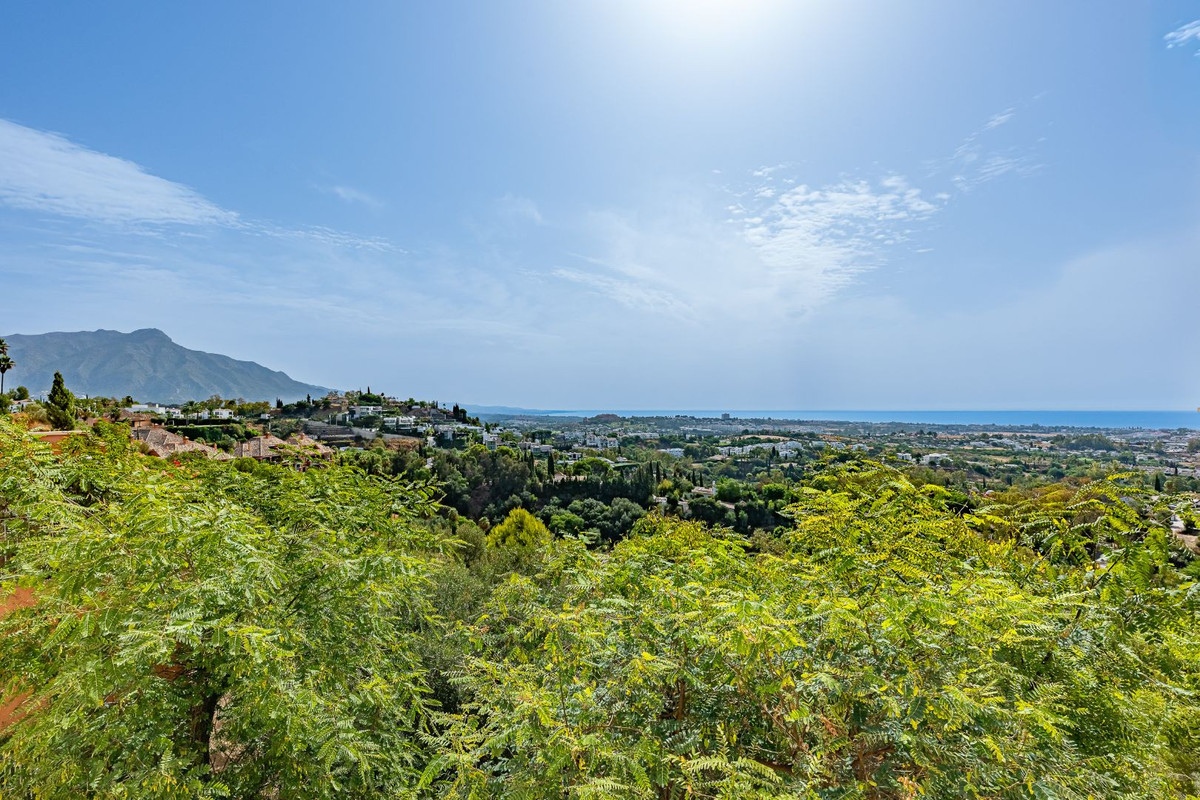 4 Bed Apartment for sale in Monte Halcones Costa Del Sol, Málaga, Spain