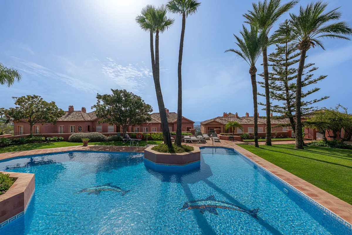 4 Bed Apartment for sale in Monte Halcones Costa Del Sol, Málaga, Spain