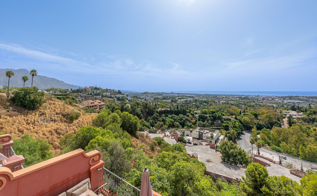 4 Bed Apartment for sale in Monte Halcones Costa Del Sol, Málaga, Spain