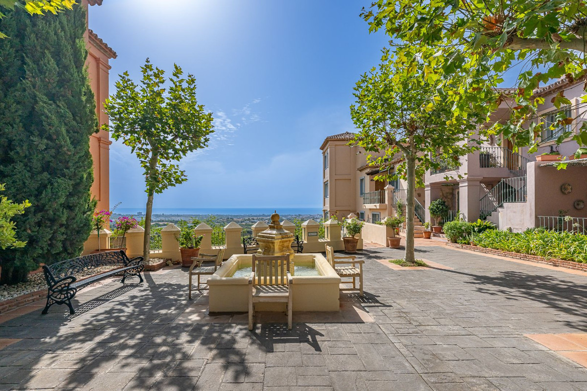 4 Bed Apartment for sale in Monte Halcones Costa Del Sol, Málaga, Spain
