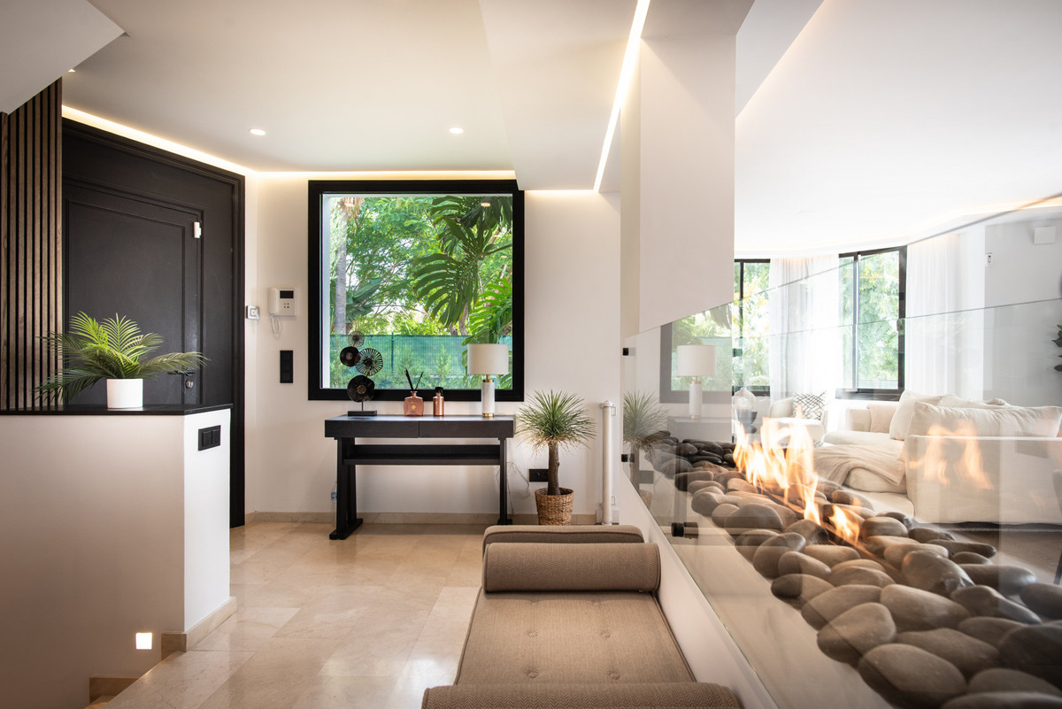 5 Bed Townhouse for sale in La Quinta Costa Del Sol, Málaga, Spain