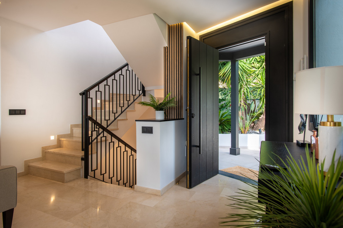 5 Bed Townhouse for sale in La Quinta Costa Del Sol, Málaga, Spain